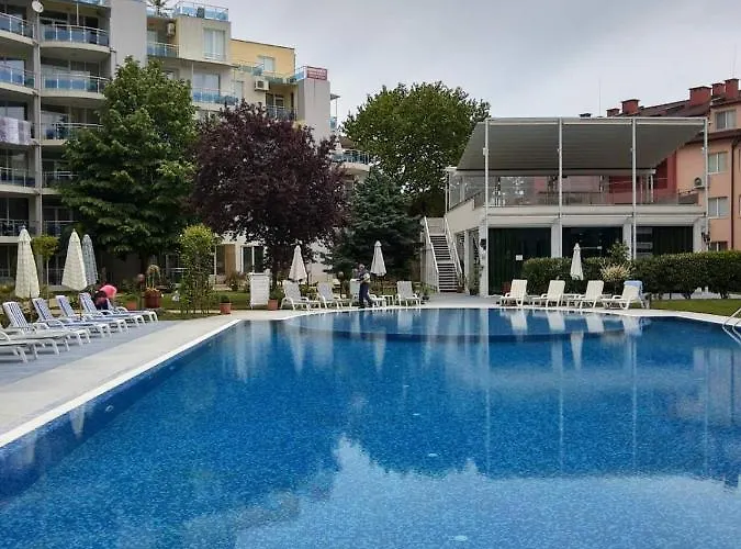 Ξενοδοχείο με διαμερίσματα Complex Oazis Ράβντα