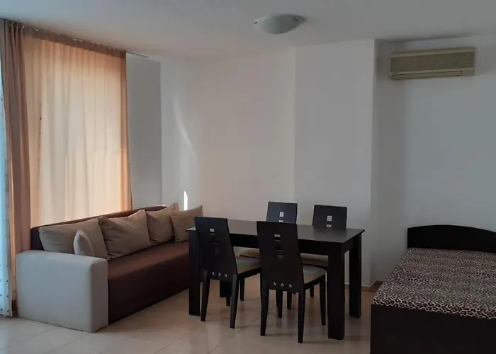 Ξενοδοχείο με διαμερίσματα Complex Oazis Ράβντα