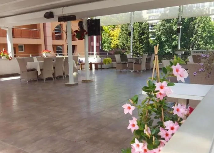 Ξενοδοχείο με διαμερίσματα Complex Oazis 4*