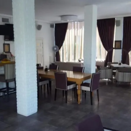 Apartmanhotel Complex Oazis 4*