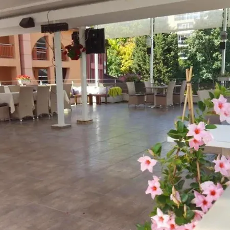 Apartmanhotel Complex Oazis 4*